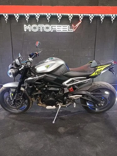 TRIUMPH STREET TRIPLE R 765 2024